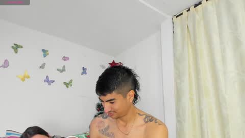 Snapshot of allisonjustingb chatting on 12-04-24, 01:14 AllisonJustin online show from 12-04-24, 01:14