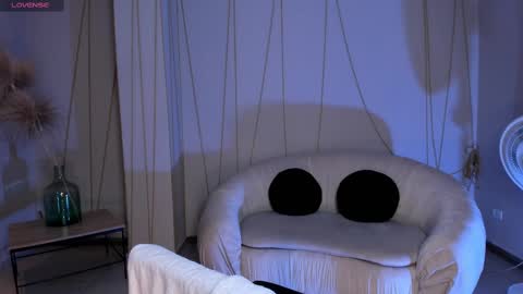 Snapshot of allisonrogersx chatting on 02-20-25, 03:23 Allison Rogers online show from 02-20-25, 03:23