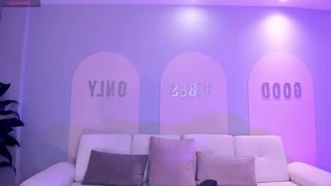 Snapshot of allisonrogersx chatting on 03-01-25, 10:21 Allison Rogers online show from 03-01-25, 10:21