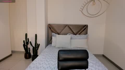 Snapshot of allisonrogersx chatting on 09-16-25, 02:45 Allison Rogers online show from 09-16-25, 02:45