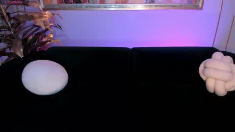 Snapshot of allisonrogersx chatting on 10-17-25, 02:48 Allison Rogers online show from 10-17-25, 02:48