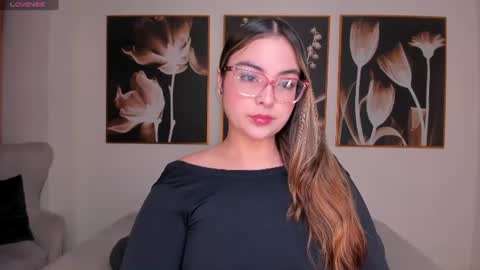 Snapshot of allisonrogersx chatting on 06-20-26, 10:40 Allison Rogers online show from 06-20-26, 10:40