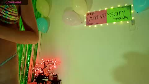 Snapshot of allisson_rose chatting on 06-19-26, 05:12 Alli online show from 06-19-26, 05:12