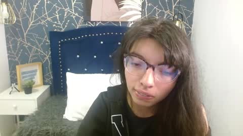 Snapshot of alllyson_ chatting on 05-25-26, 07:53 alison online show from 05-25-26, 07:53