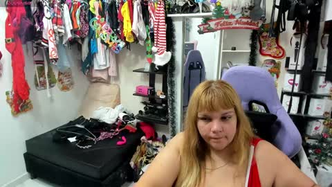 Snapshot of allsson_miller chatting on 01-03-25, 03:49 allsson_miller online show from 01-03-25, 03:49
