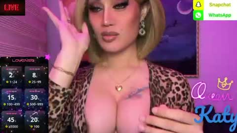 Snapshot of alluring_gemini chatting on 06-15-26, 03:31 Queen Majesty Katy online show from 06-15-26, 03:31
