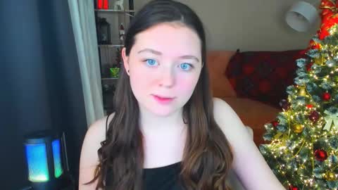 Snapshot of alluringeyess chatting on 12-20-25, 06:04 alluringeyess online show from 12-20-25, 06:04