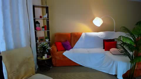 Snapshot of alluringeyess chatting on 02-20-26, 04:40 alluringeyess online show from 02-20-26, 04:40