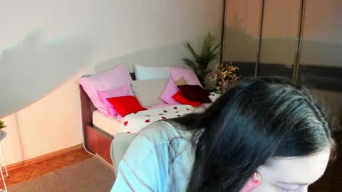 alluringeyess online show from 04-12-26, 04:34