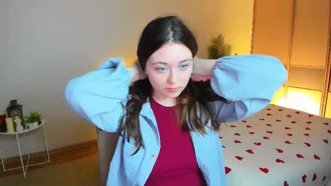 alluringeyess online show from 05-17-26, 04:47