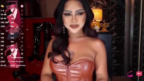 Snapshot of alluringnatalya chatting on 01-25-25, 09:04 Natalya Fox online show from 01-25-25, 09:04