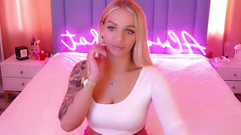 Snapshot of allwayshottt chatting on 01-30-25, 06:24 AlwaysHot online show from 01-30-25, 06:24