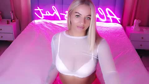 AlwaysHot online show from 10-23-25, 02:33