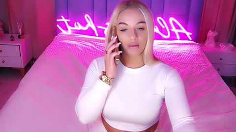 AlwaysHot online show from 11-21-25, 02:32