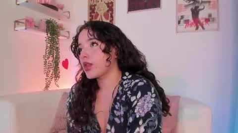 Snapshot of ally_belle chatting on 06-17-26, 07:04 Ally Belle online show from 06-17-26, 07:04