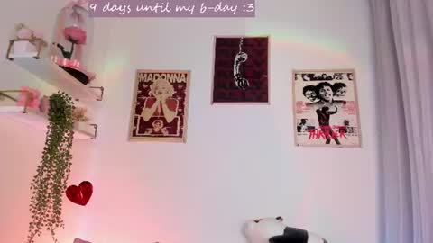 Snapshot of ally_belle chatting on 07-23-26, 01:58 Ally Belle online show from 07-23-26, 01:58