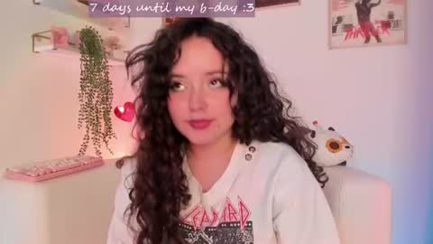 Snapshot of ally_belle chatting on 07-24-26, 10:41 Ally Belle online show from 07-24-26, 10:41
