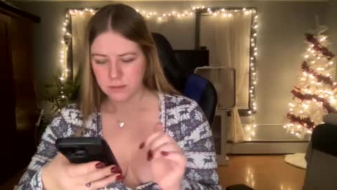 Snapshot of allyanalangel chatting on 01-08-25, 01:53 allyanalangel online show from 01-08-25, 01:53