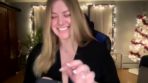 Snapshot of allyanalangel chatting on 01-15-25, 12:09 allyanalangel online show from 01-15-25, 12:09