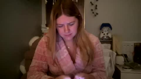 Snapshot of allyanalangel chatting on 01-17-25, 09:06 allyanalangel online show from 01-17-25, 09:06