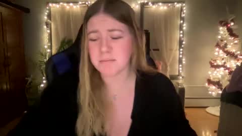 Snapshot of allyanalangel chatting on 01-29-25, 02:30 allyanalangel online show from 01-29-25, 02:30