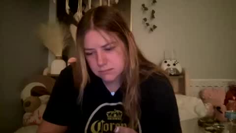 Snapshot of allyanalangel chatting on 02-01-25, 11:06 allyanalangel online show from 02-01-25, 11:06