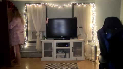 Snapshot of allyanalangel chatting on 02-04-25, 11:27 allyanalangel online show from 02-04-25, 11:27