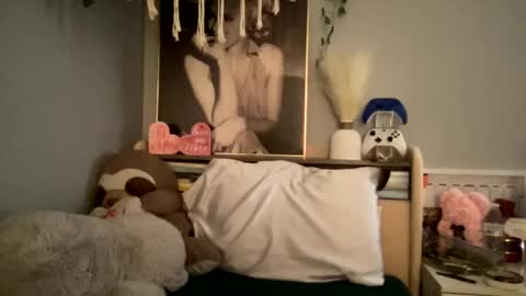 Snapshot of allyanalangel chatting on 02-05-25, 02:29 allyanalangel online show from 02-05-25, 02:29