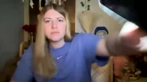 Snapshot of allyanalangel chatting on 02-15-25, 11:36 allyanalangel online show from 02-15-25, 11:36