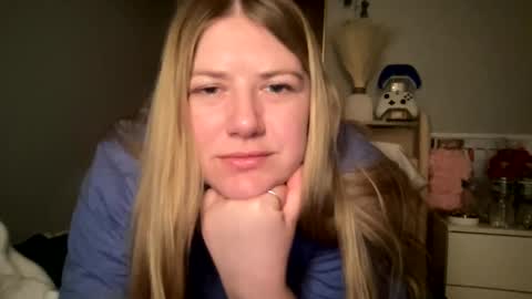 Snapshot of allyanalangel chatting on 02-16-25, 02:42 allyanalangel online show from 02-16-25, 02:42