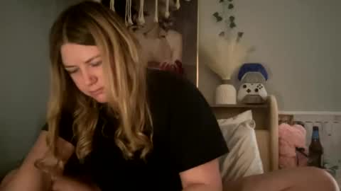 Snapshot of allyanalangel chatting on 02-20-25, 09:00 allyanalangel online show from 02-20-25, 09:00