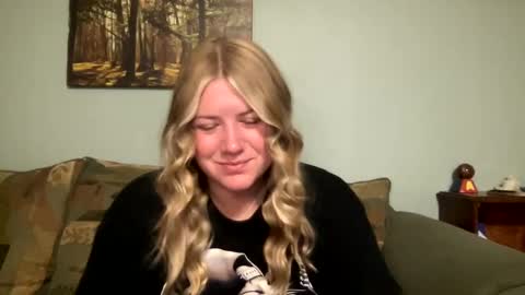 Snapshot of allyanalangel chatting on 09-16-25, 01:28 allyanalangel online show from 09-16-25, 01:28