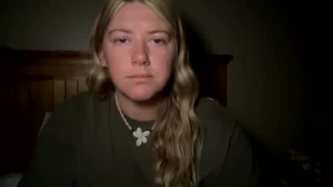 Snapshot of allyanalangel chatting on 10-04-25, 06:00 allyanalangel online show from 10-04-25, 06:00