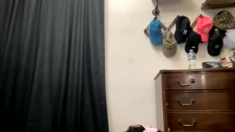 Snapshot of allyanalangel chatting on 10-25-25, 10:48 allyanalangel online show from 10-25-25, 10:48