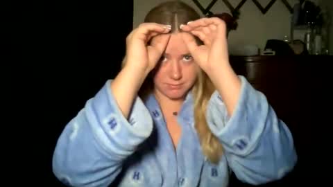 Snapshot of allyanalangel chatting on 11-02-25, 01:41 allyanalangel online show from 11-02-25, 01:41