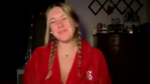 Snapshot of allyanalangel chatting on 11-17-25, 03:56 allyanalangel online show from 11-17-25, 03:56