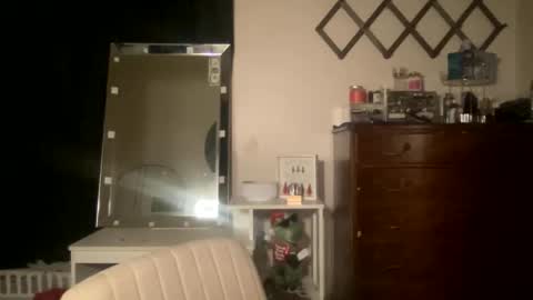 Snapshot of allyanalangel chatting on 11-26-25, 03:40 allyanalangel online show from 11-26-25, 03:40