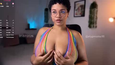 Snapshot of allygonzalez18 chatting on 07-01-26, 01:02 Ally online show from 07-01-26, 01:02