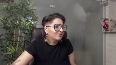         online show from 02-11-25, 09:25