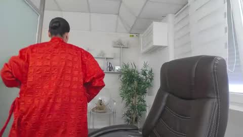         online show from 05-28-26, 01:41