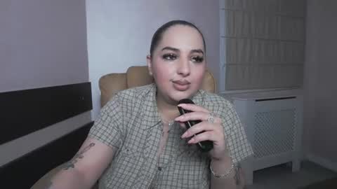 Snapshot of allyiah chatting on 06-21-26, 06:43 online show from 06-21-26, 06:43