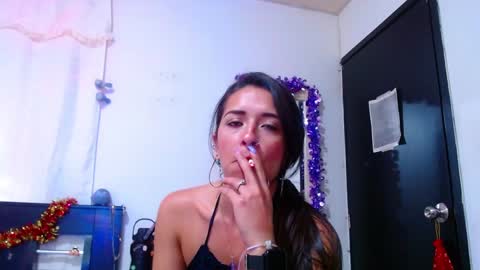 Snapshot of allyson_collins_ chatting on 01-18-25, 08:19 Allyson collins online show from 01-18-25, 08:19