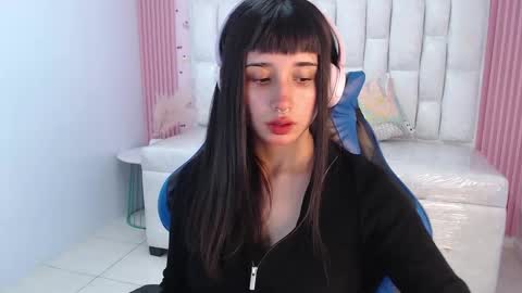 Snapshot of allyssa_bellini_s chatting on 09-13-25, 03:28 Allysa online show from 09-13-25, 03:28
