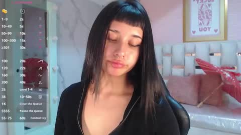 Snapshot of allyssa_bellini_s chatting on 10-18-25, 08:42 Allysa online show from 10-18-25, 08:42