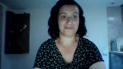 Snapshot of alma_amy chatting on 05-08-26, 07:30 Alma online show from 05-08-26, 07:30