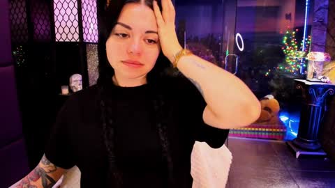 Snapshot of alma_pearl chatting on 01-07-25, 09:07 Alma online show from 01-07-25, 09:07