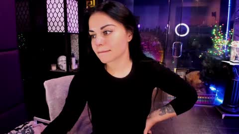 Snapshot of alma_pearl chatting on 10-16-25, 05:41 Alma online show from 10-16-25, 05:41