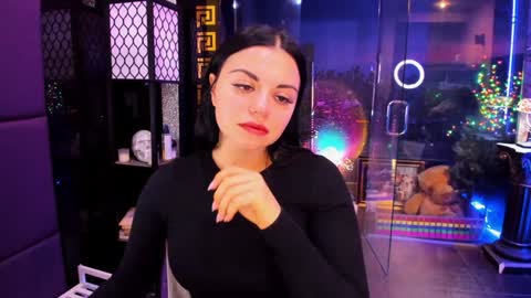 Snapshot of alma_pearl chatting on 11-28-25, 07:44 Alma online show from 11-28-25, 07:44