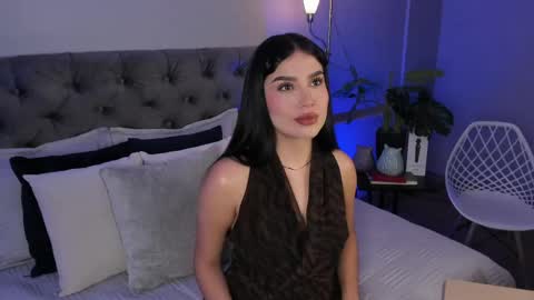 Snapshot of almablaze chatting on 05-20-26, 02:56 Mia online show from 05-20-26, 02:56