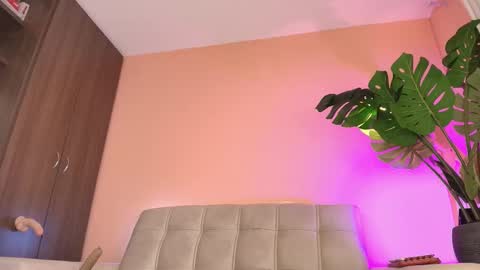 Alma Castillo online show from 10-30-25, 01:29